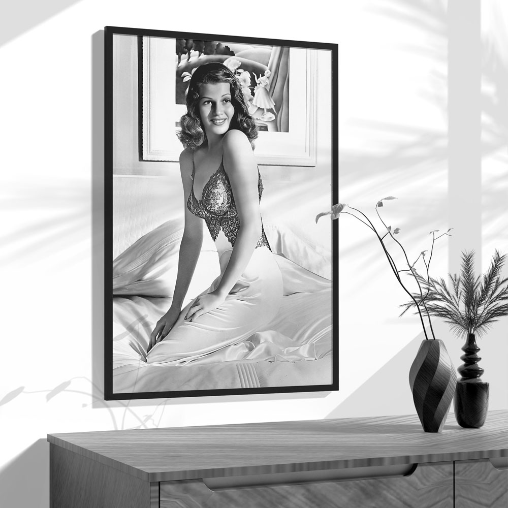 Rita Hayworth Poster,Black and - огляд і ціна Vintage Fashion Illustration